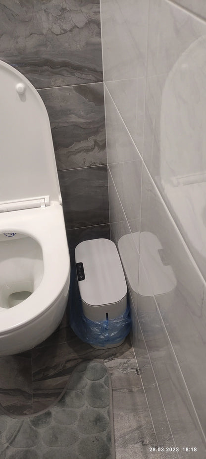 Sleek and modern automatic garbage can with motion-activated sensor for a hygienic and hassle-free waste disposal experience