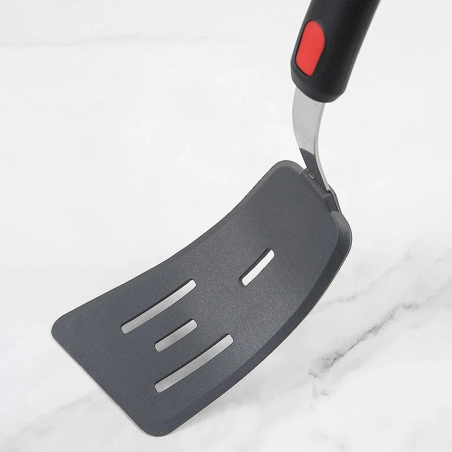 High-performance silicone spatula with stainless steel core for durable, heat-resistant cooking