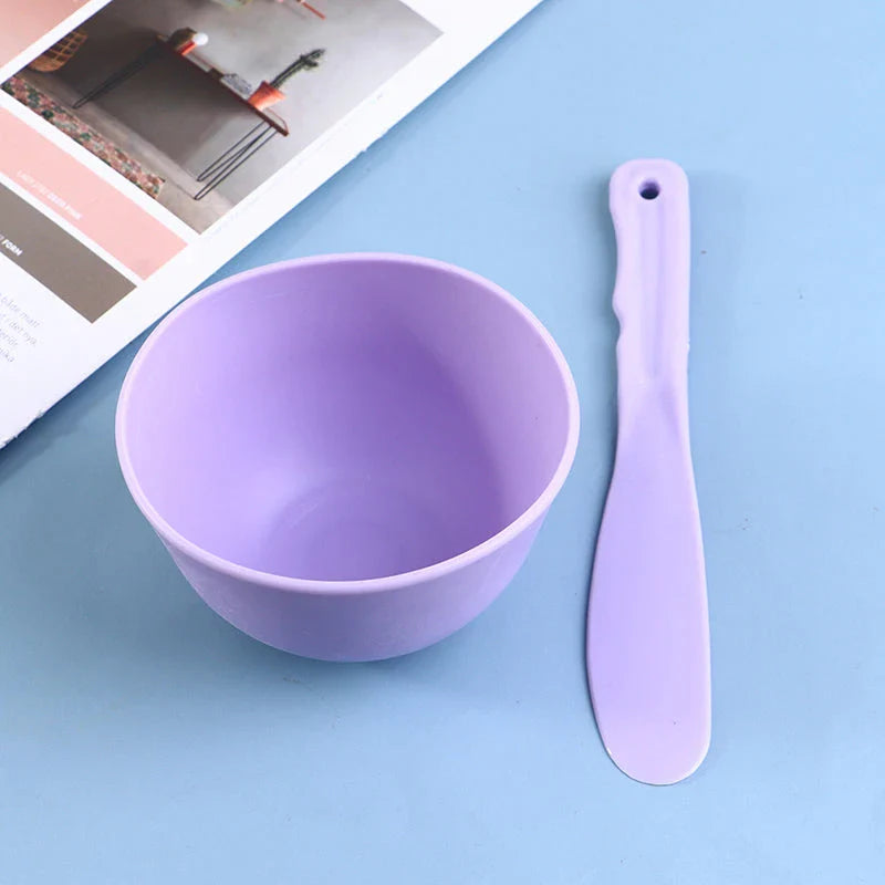 A set of high-quality tools for mixing, stirring, and applying homemade facial masks at home or on the go.