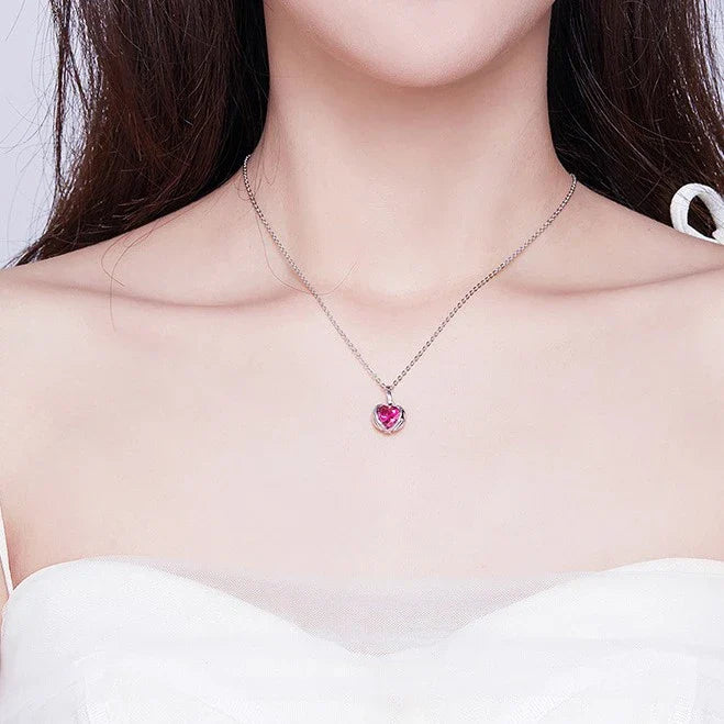 Trendha Sterling Silver Necklace - A captivating accessory that blends British elegance with modern sophistication