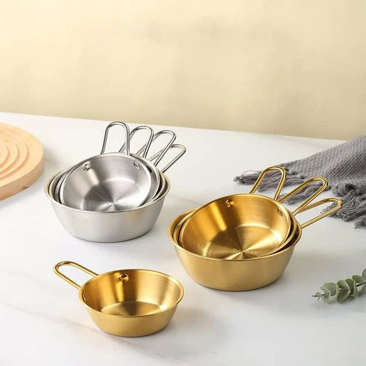 Luxurious gold-plated stainless steel bowl in various sizes, perfect for serving soups, salads, and more.