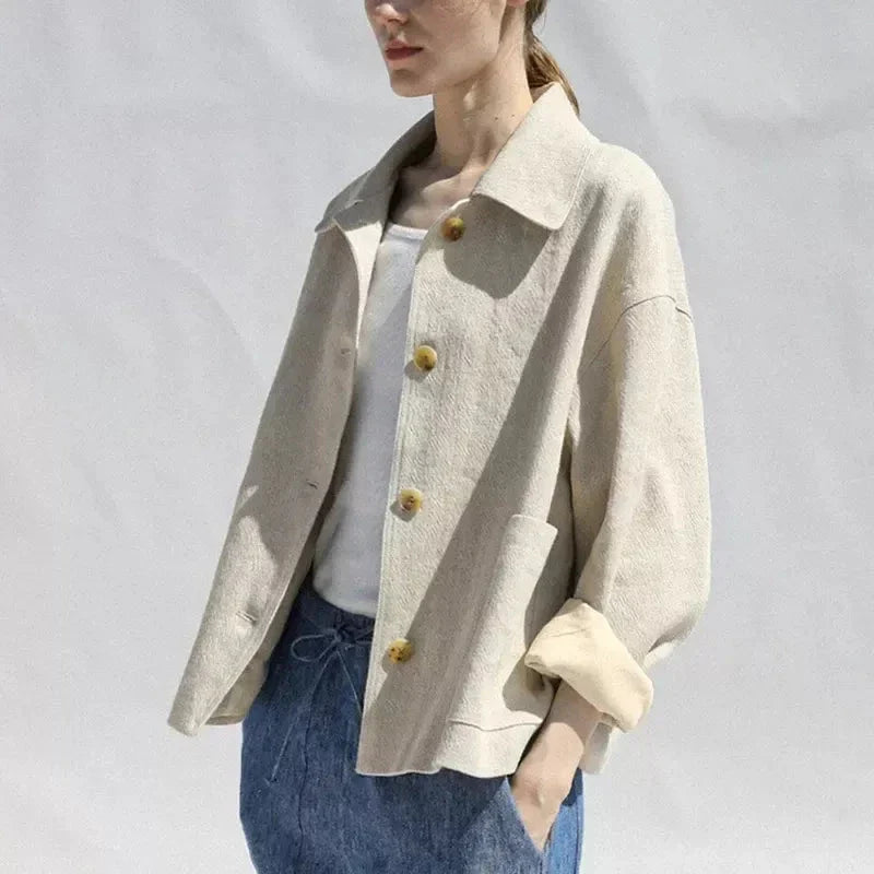 Elegant and versatile cotton-linen blazer in a classic design, perfect for autumn and year-round wear.
