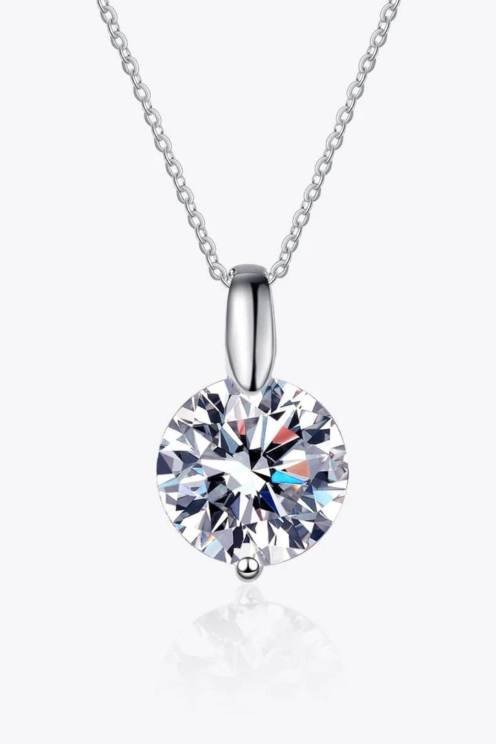 Elegant 925 sterling silver moissanite pendant necklace with a minimalist and modern design