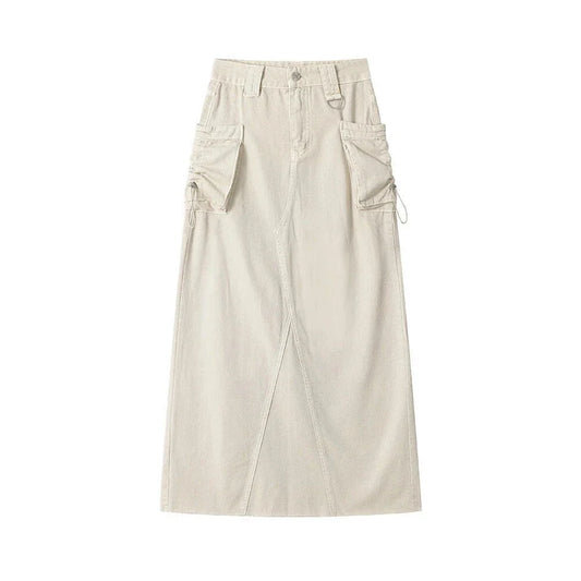 Elegant autumn vintage high-waist denim cargo skirt with pockets, featuring a flattering A-line silhouette and practical design