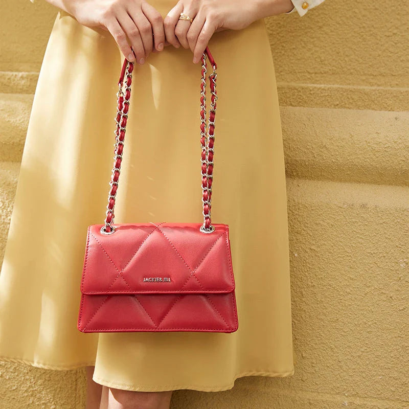 Premium PU leather shoulder bag with a chic diamond pattern, perfect for everyday elegance and versatility.