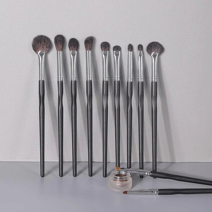 OVW Cosmetic Makeup Brushes Set with high-quality goat hair bristles and wooden handles for flawless makeup application