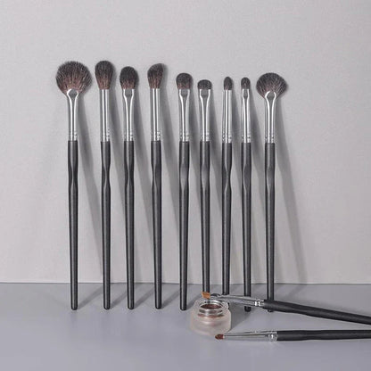OVW Cosmetic Makeup Brushes Set with high-quality goat hair bristles and wooden handles for flawless makeup application