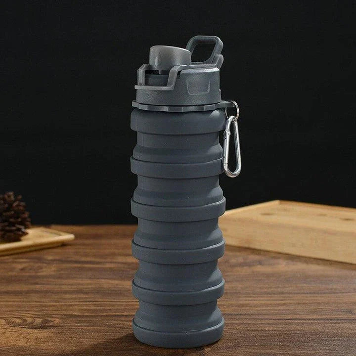 A portable, foldable silicone water bottle in a variety of stylish colours, perfect for eco-conscious Brits on the go.
