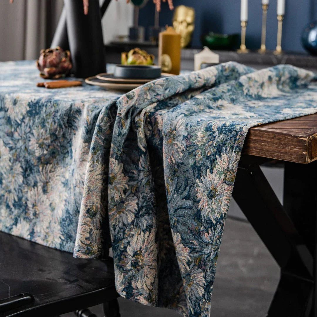 Elegant blue jacquard floral tablecloth with a durable and dustproof design, perfect for dining tables, coffee tables, and more.