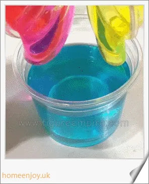 Captivating crystal clear slime that can be customised with accessories for endless creative play