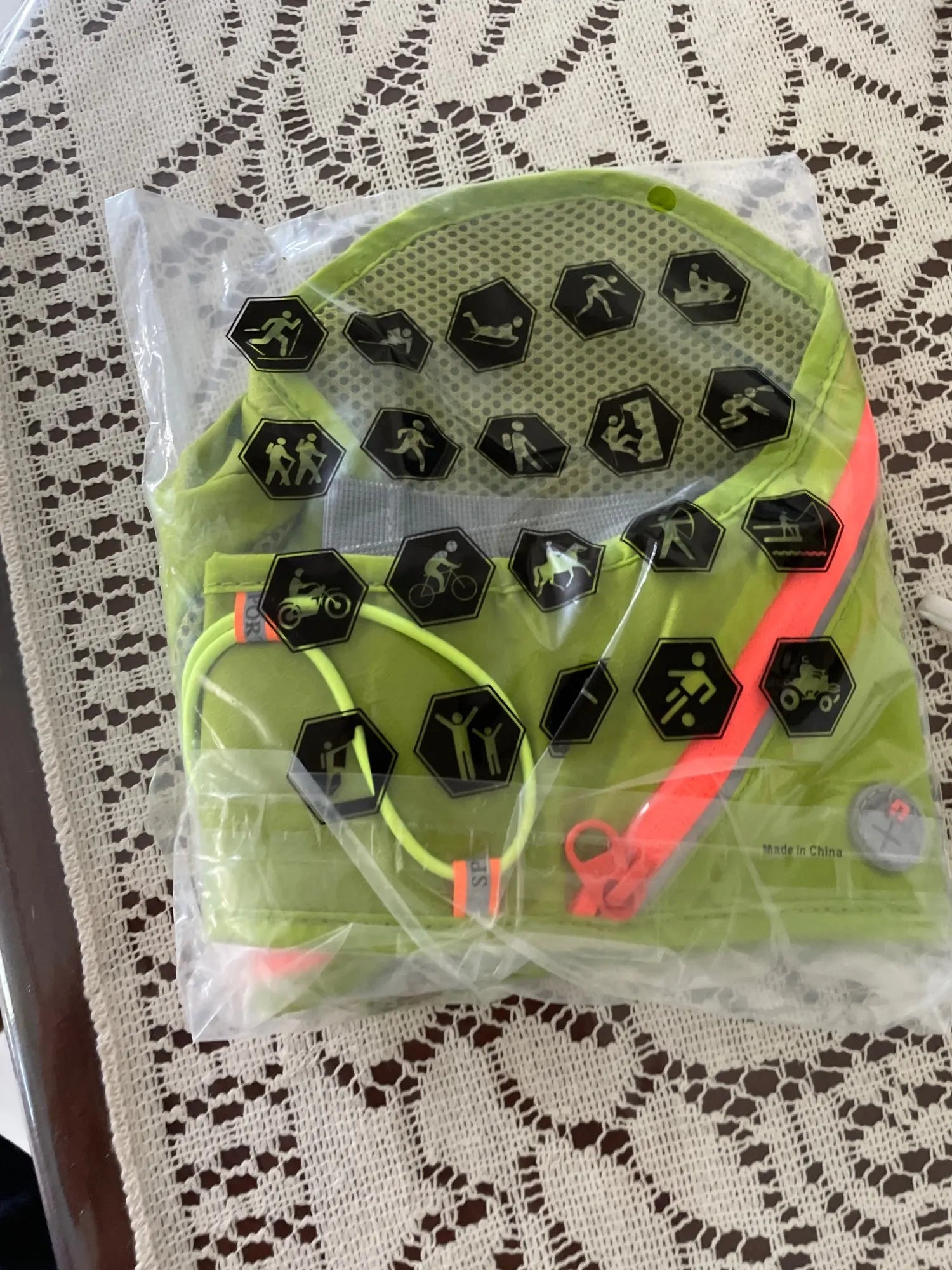 Pocket Alarm Clock FM AM NOAA Weather Radio with Large LCD Display for Seniors in Black Colour